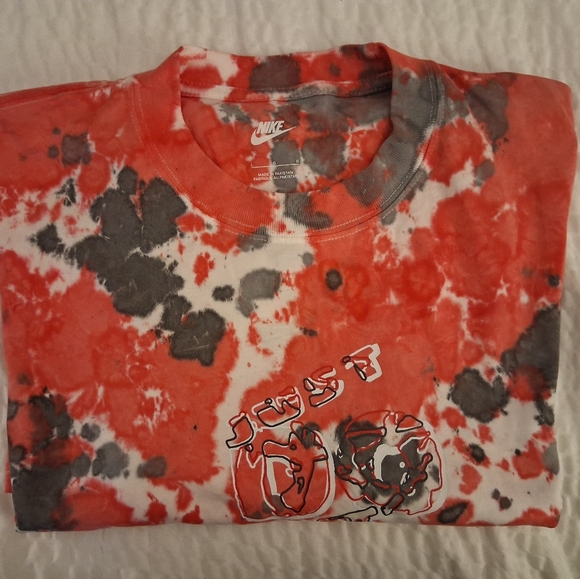 Nike Air Max90 Red And Grey Tie-Dye T-Shirt NWT Size Large FN1839-657 - Picture 7 of 7